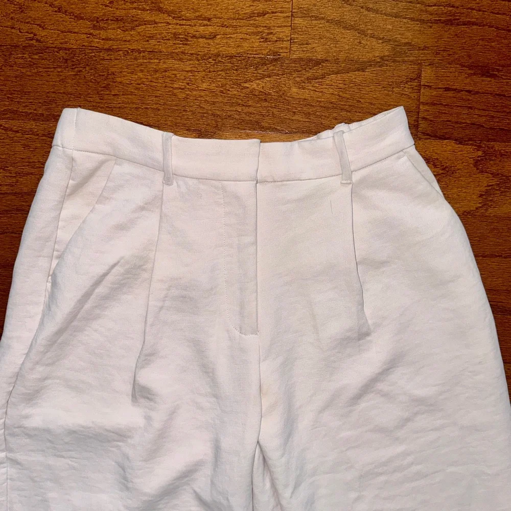 Abercrombie Cream High Rise Wide Leg Crepette Pant- Size 28 - Picture 10 of 12